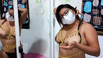 Mira A Una Joven India Poniéndose Traviesa En Este Video Amateur