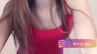 Pertunjukan Live Abby Yang Menggiurkan Dengan Kualitas Tinggi 60 Fps