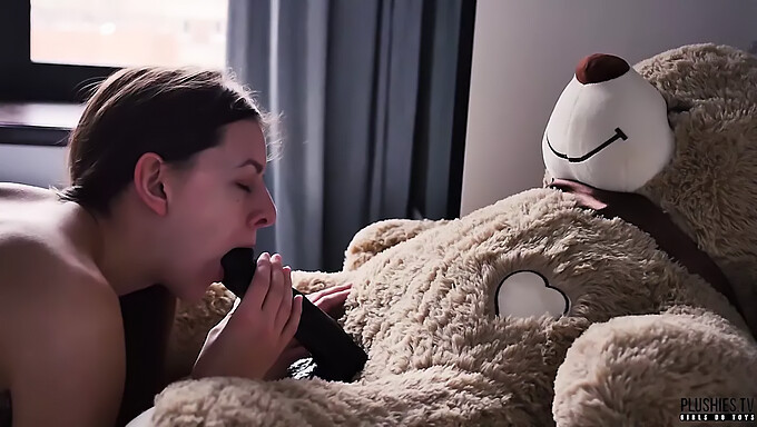 Cele Mai Bune Scene De Masturbare De La Plushies Tv Din 2018