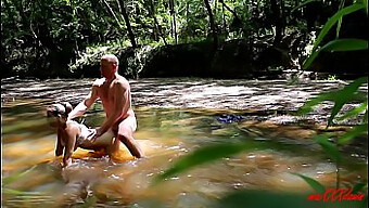 Vui Chơi Phô Trương Ngoài Trời Với Một Bà Mẹ Dâm Đãng Nóng Bỏng Ở Công Viên Lake Houston