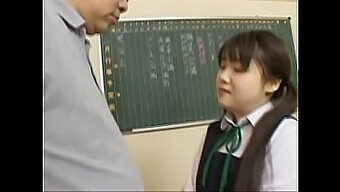 Teenage Japanese Schoolgirl Gets Naughty