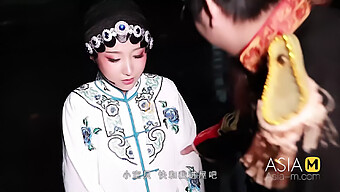 Verken De Wilde Seksuele Escapades Van Een Chinese Generaal In Deze Aziatische Pornovideo