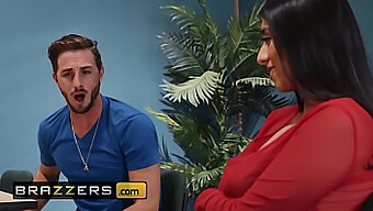 Violet Myers Ensina E Dá Prazer Ao Seu Aluno Neste Vídeo Da Brazzers